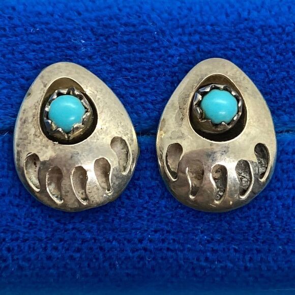 Jewelry - 💛 925 Native American Turquoise Bear Paw Earrings